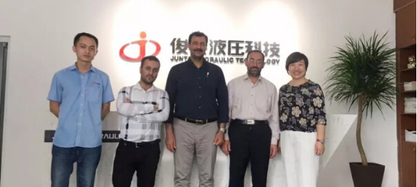 大雪紛飛，感謝客戶持續(xù)來我司考察 ...